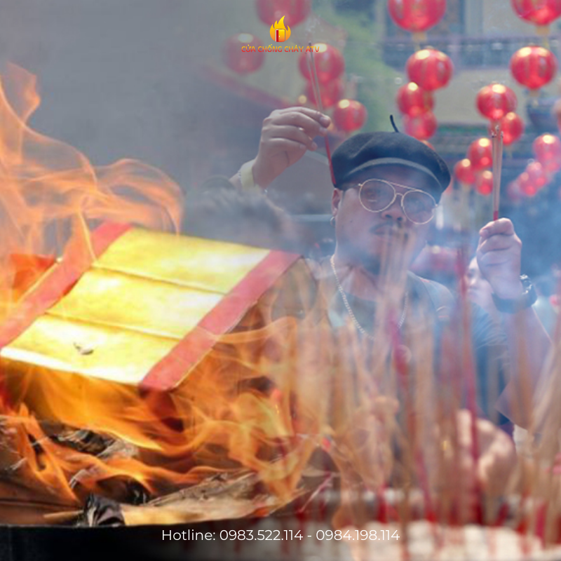 Thắp hương, đốt vàng mã liên tục trong không gian kín